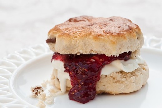 Crumbliest Scones – Jamie Oliver